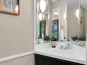 13542 40th Avenue NE, Seattle WA 98125