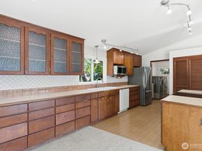 9110 NE Shore Drive, Indianola WA 98342