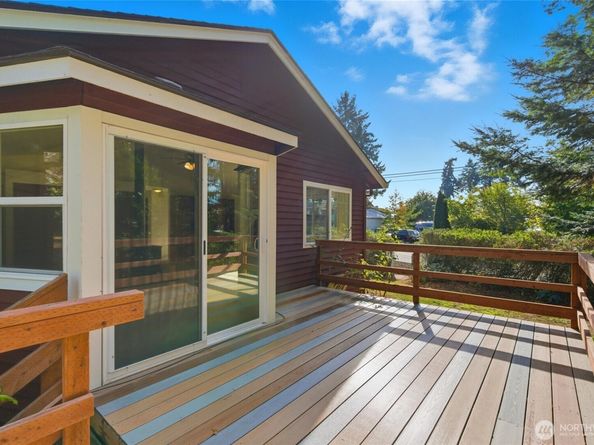 9110 NE Shore Drive, Indianola WA 98342