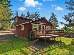 9110 NE Shore Drive, Indianola WA 98342