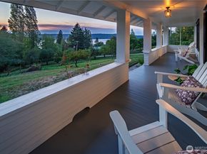 16832 McIntyre Road SW, Vashon WA 98070