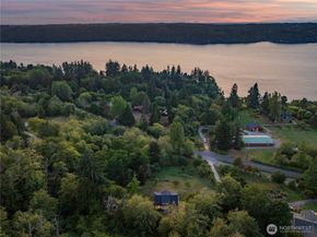 16832 McIntyre Road SW, Vashon WA 98070