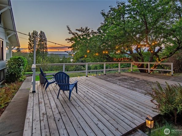 16832 McIntyre Road SW, Vashon WA 98070