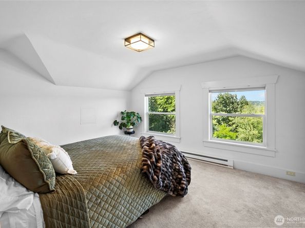 16832 McIntyre Road SW, Vashon WA 98070