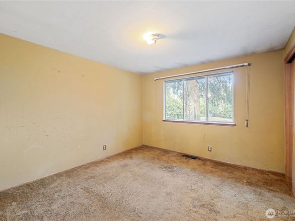 19631 121st Avenue SE, Kent WA 98031