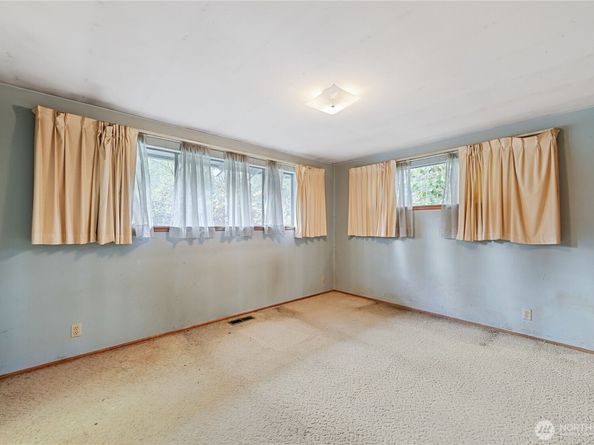 19631 121st Avenue SE, Kent WA 98031