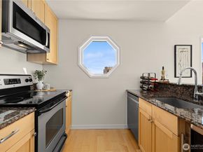 215 E 14th Avenue E 401, Seattle WA 98112