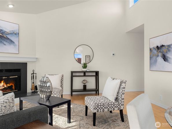 215 E 14th Avenue E 401, Seattle WA 98112