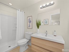 215 E 14th Avenue E 401, Seattle WA 98112