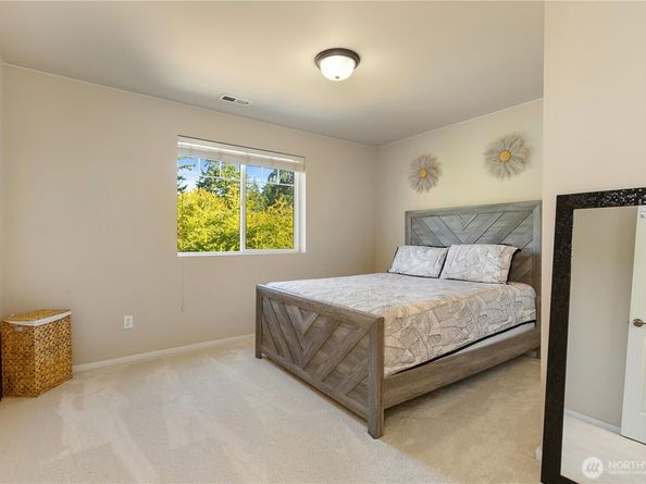 16918 6th Avenue W, Lynnwood WA 98037
