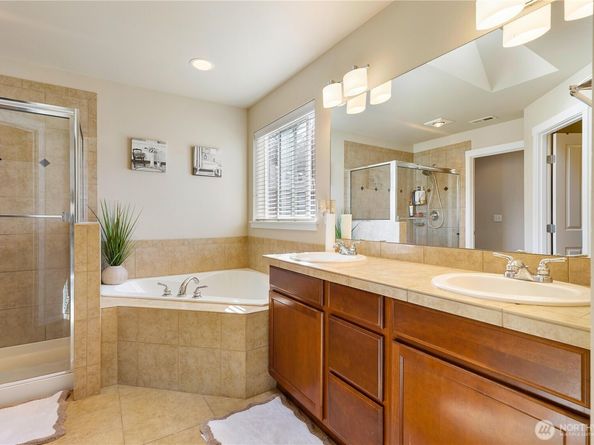 16918 6th Avenue W, Lynnwood WA 98037