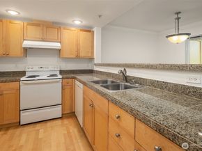 25025 SE Klahanie Boulevard B101, Issaquah WA 98029
