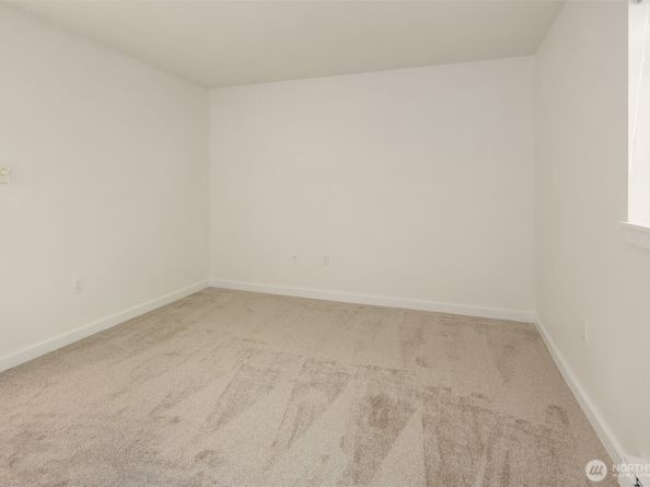 25025 SE Klahanie Boulevard B101, Issaquah WA 98029