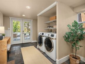 902 N 93rd Street, Seattle WA 98103