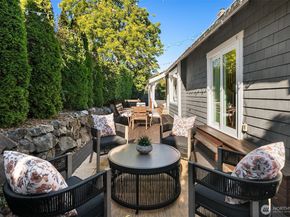 902 N 93rd Street, Seattle WA 98103