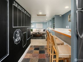 902 N 93rd Street, Seattle WA 98103