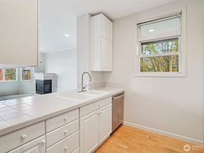 122 State Street S 208E, Kirkland WA 98033