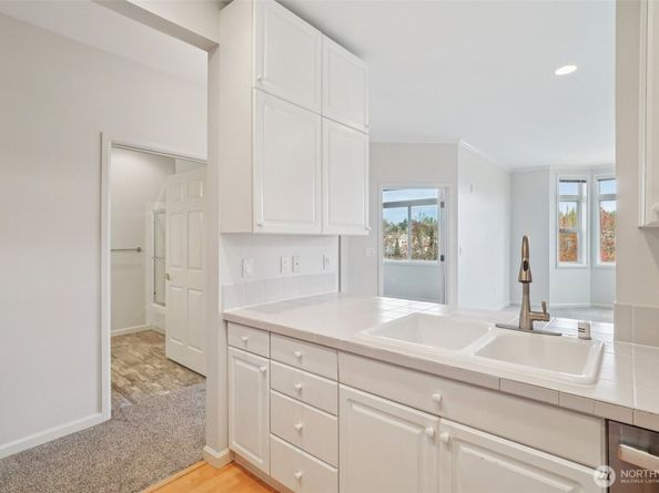 122 State Street S 208E, Kirkland WA 98033