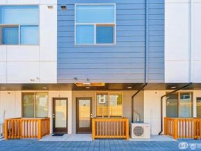 604 NW 77th Street D, Seattle WA 98117