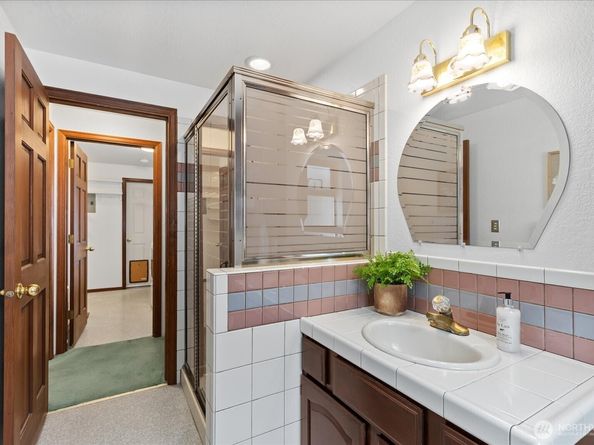 305 234th Street SW, Bothell WA 98021