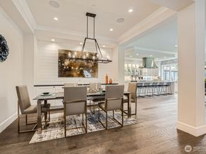 2121 109th Avenue SE, Bellevue WA 98004