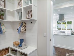 2121 109th Avenue SE, Bellevue WA 98004