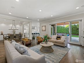 2121 109th Avenue SE, Bellevue WA 98004