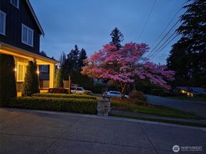 2121 109th Avenue SE, Bellevue WA 98004