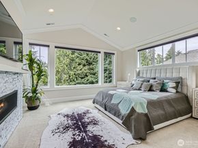 2121 109th Avenue SE, Bellevue WA 98004