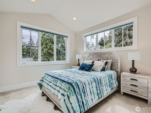 2121 109th Avenue SE, Bellevue WA 98004