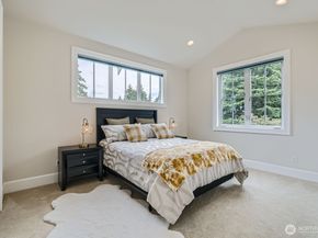 2121 109th Avenue SE, Bellevue WA 98004