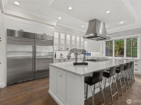 2121 109th Avenue SE, Bellevue WA 98004