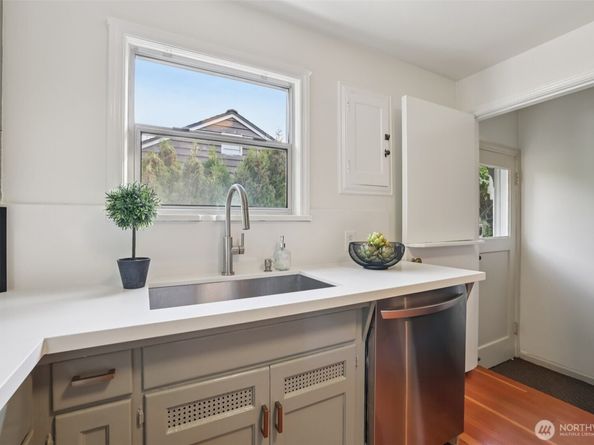 819 NW 80th Street, Seattle WA 98117