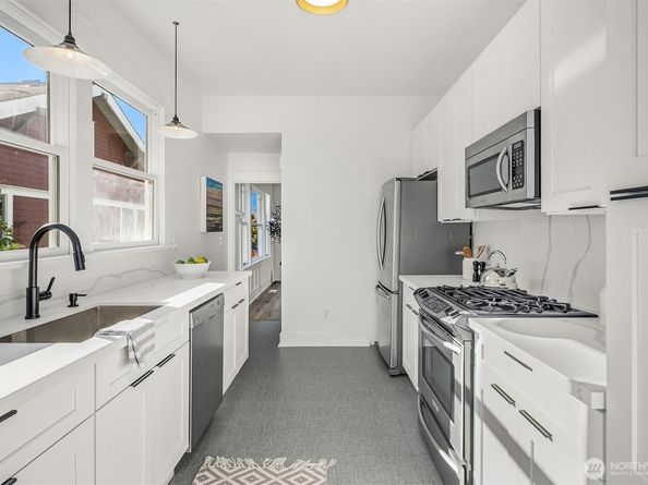 932 29th Avenue, Seattle WA 98122