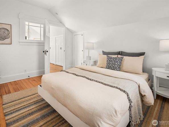 932 29th Avenue, Seattle WA 98122