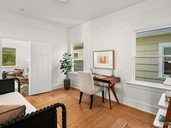 932 29th Avenue, Seattle WA 98122