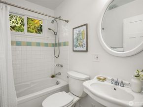 932 29th Avenue, Seattle WA 98122
