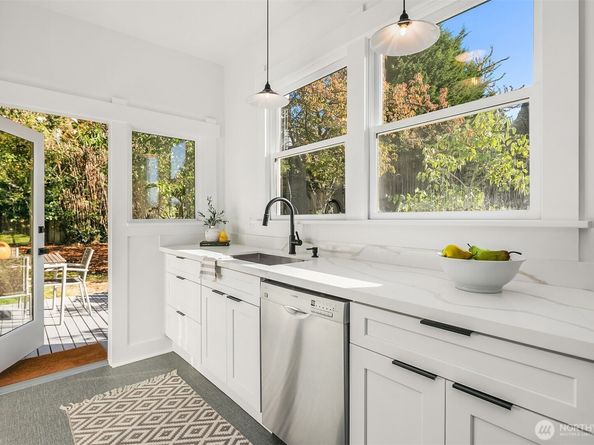 932 29th Avenue, Seattle WA 98122