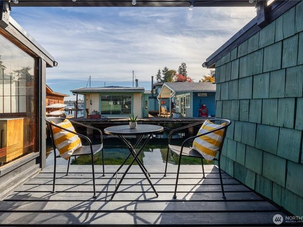 3130 Portage Bay Place E C, Seattle WA 98102