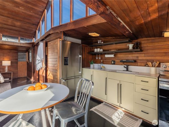 3130 Portage Bay Place E C, Seattle WA 98102