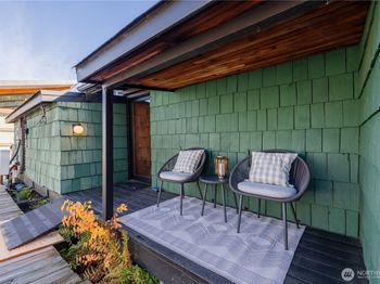 3130 Portage Bay Place E
