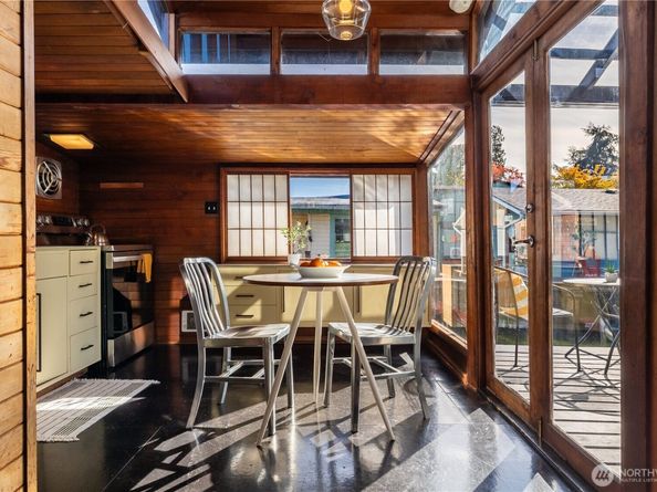 3130 Portage Bay Place E C, Seattle WA 98102