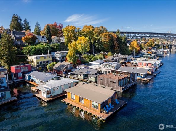 3130 Portage Bay Place E C, Seattle WA 98102