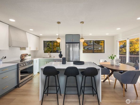 8317 NE 162nd Place, Kenmore WA 98028