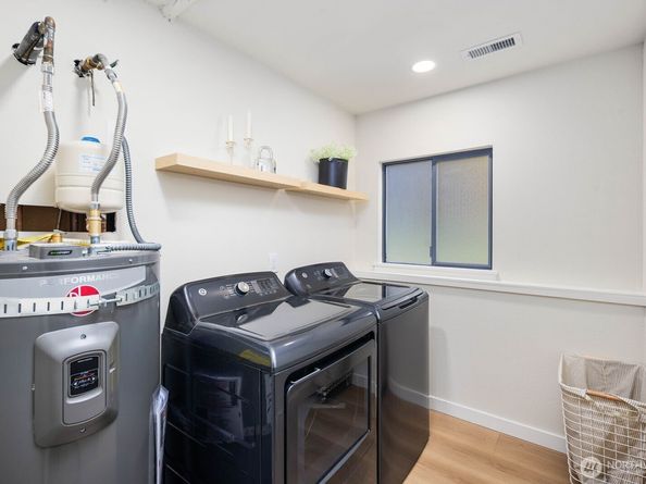 8317 NE 162nd Place, Kenmore WA 98028
