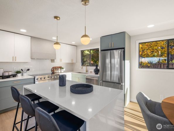 8317 NE 162nd Place, Kenmore WA 98028
