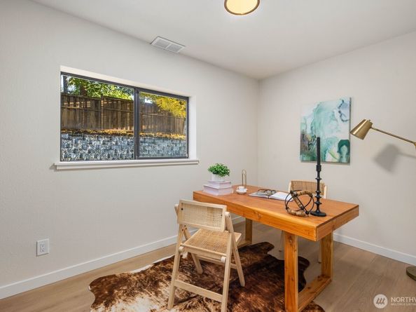 8317 NE 162nd Place, Kenmore WA 98028