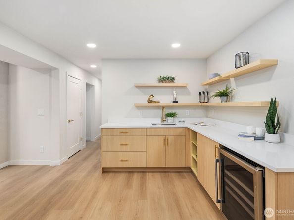 8317 NE 162nd Place, Kenmore WA 98028