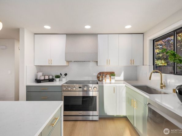 8317 NE 162nd Place, Kenmore WA 98028