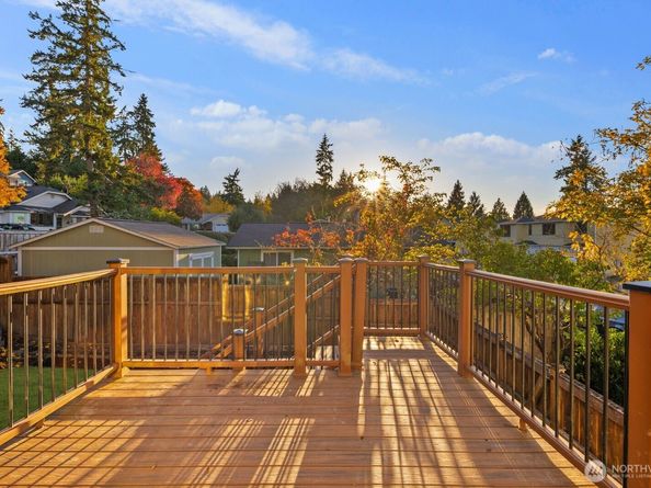 8317 NE 162nd Place, Kenmore WA 98028